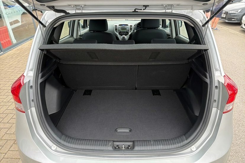 Hyundai Ix20 Premium Blue Drive 20 000 Miles Pan Roof Mpv Petro White #9