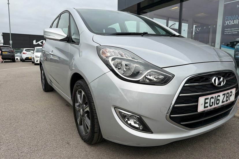 Hyundai Ix20 Premium Blue Drive 20 000 Miles Pan Roof Mpv Petro White #14