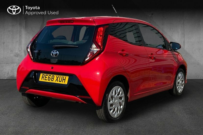 Toyota Aygo 1.0 Vvt-i X-play Hatchback 71 P Red #2