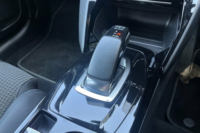 Peugeot e-208 100Kw Gt 50Kwh 136 Ps  #8