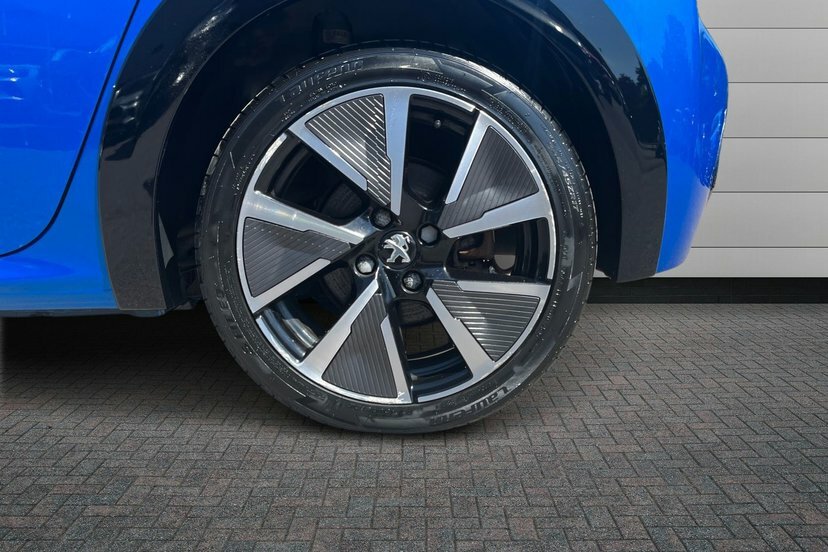Peugeot e-208 50Kwh Gt Line Hatchback 136 Ps Blue #5