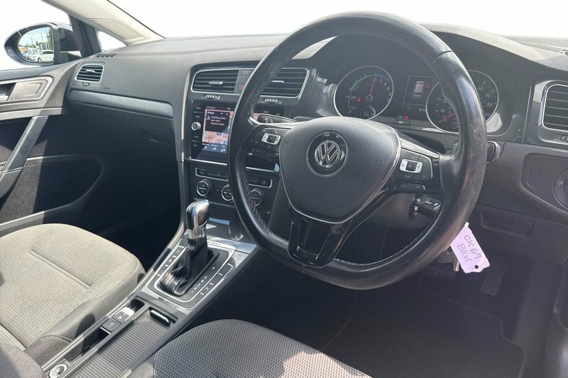 Volkswagen e-Golf 35.8Kwh E-golf Hatchback 136 Ps Black #6