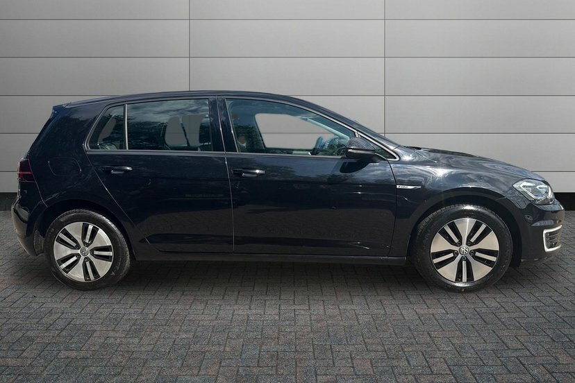 Volkswagen e-Golf 35.8Kwh E-golf Hatchback 136 Ps Black #4