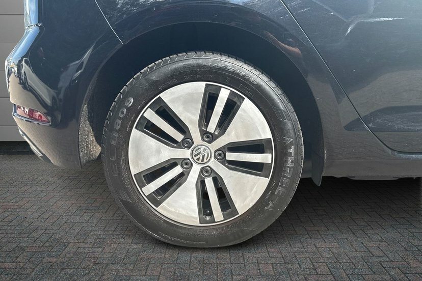 Volkswagen e-Golf 35.8Kwh E-golf Hatchback 136 Ps Black #5