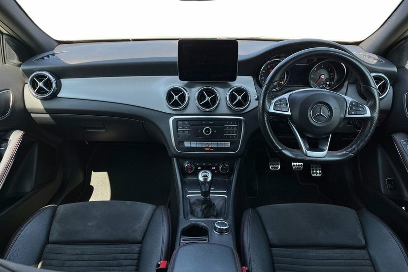 Mercedes-Benz GLA Class 2.1 Gla200d Amg Line Suv 136 Ps White #6