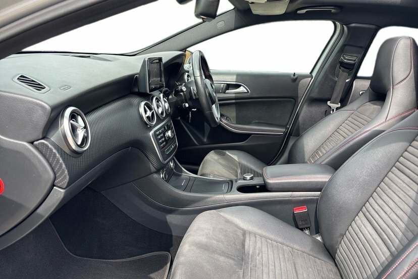 Mercedes-Benz A Class 2.1 A200 Cdi Amg Sport Hatchback 7G-dct Silver #2