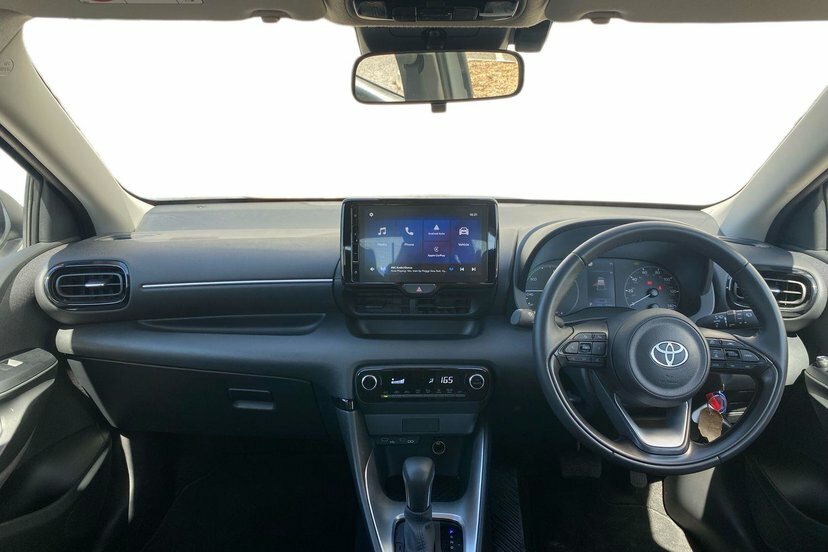 Toyota Yaris 1.5 Vvt-h Icon Hatchback Hybrid E-cvt White #5