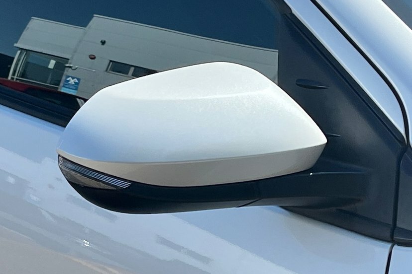 Toyota Yaris 1.5 Hybrid Icon Cvt White #22