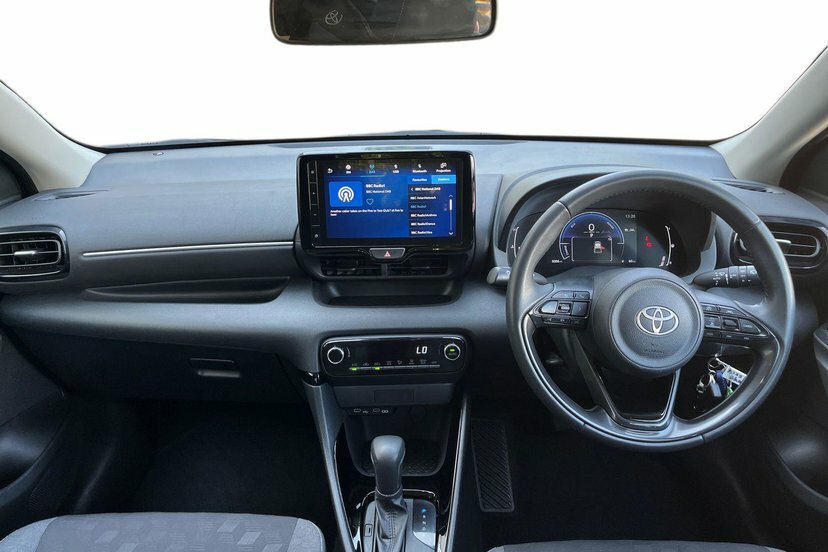 Toyota Yaris 1.5 Vvt-h Design Hatchback Hybrid E-cvt White #5