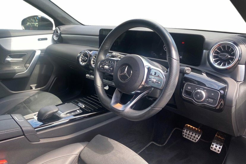 Mercedes-Benz A Class 1.3 A180 Amg Line Edition Executive Hatchback Red #5