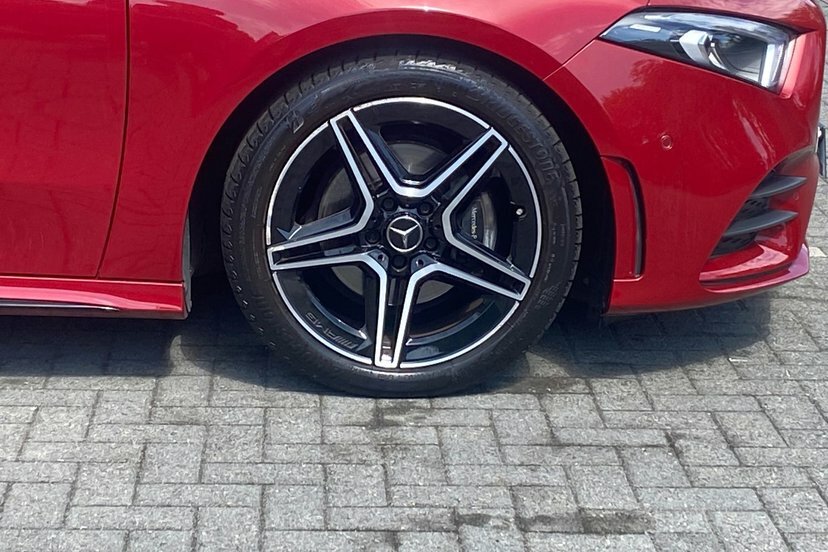 Mercedes-Benz A Class 1.3 A180 Amg Line Edition Executive Hatchback Red #4