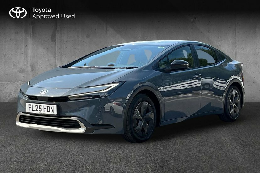 Toyota Prius 2.0 13.6Kwh Design Hatchback Plug-in Hy #3