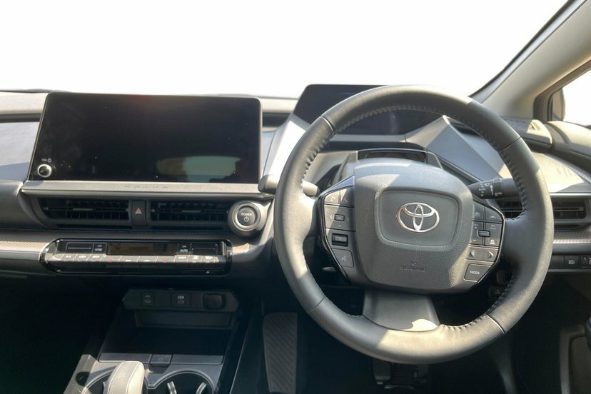 Toyota Prius 2.0 13.6Kwh Design Hatchback Plug-in Hy #6