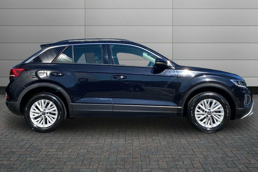 Volkswagen T-Roc 1.5 Tsi Life Suv Dsg 150 Ps Black #4