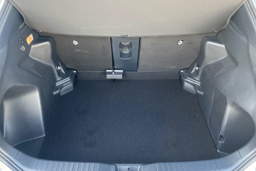 Toyota Yaris Cross Design Safety Pack White #25
