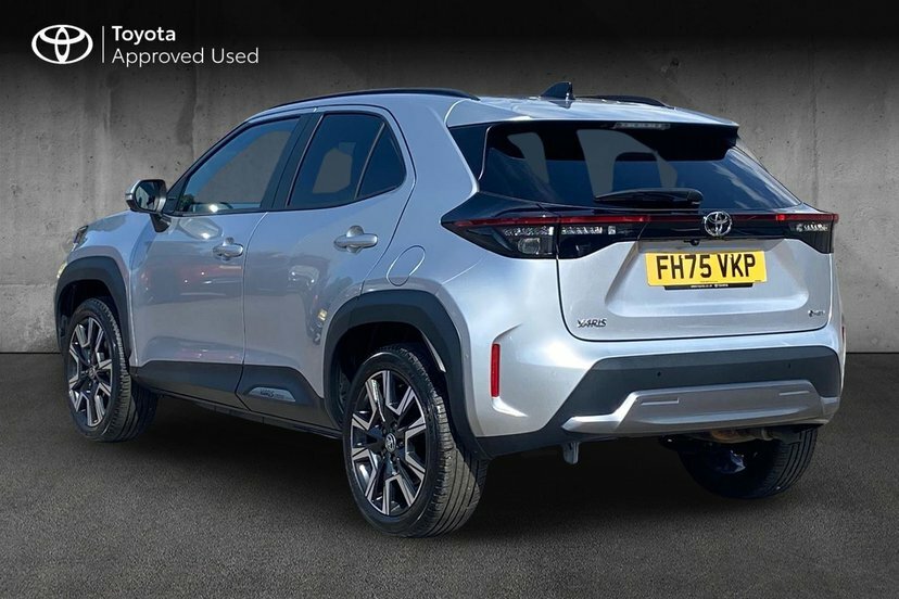 Toyota Yaris Cross 1.5 Vvt-h Excel Suv Hybrid E-cvt 130 P Silver #4