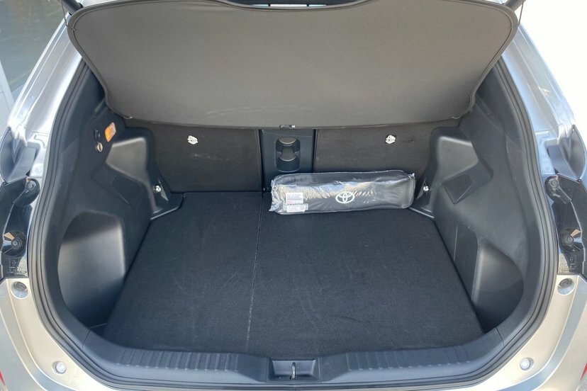 Toyota Yaris Cross Design Safety Pack White #14