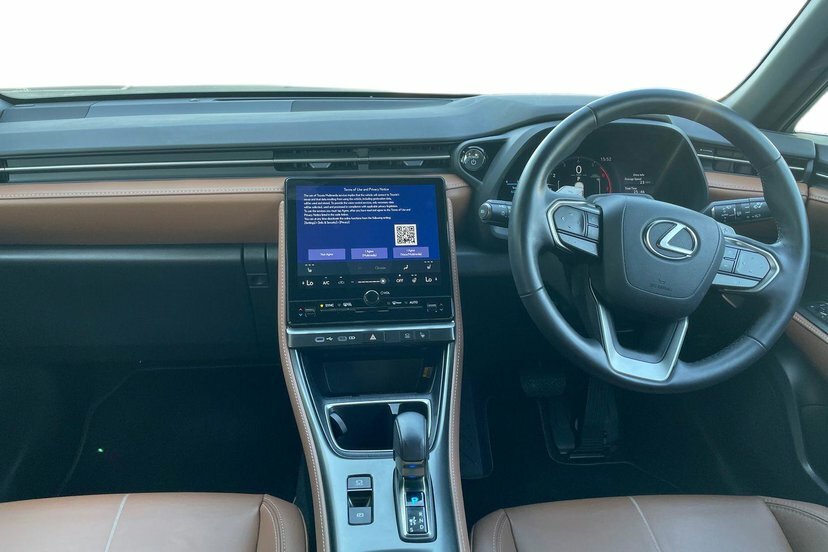 Lexus LBX 1.5 Vvt-ie Takumi Suv Hybrid E-cvt Euro Yellow #6