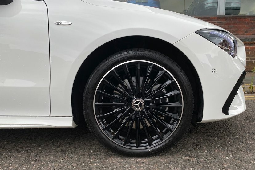 Mercedes-Benz CLA Class Cla Hybrid Amg Line Premium Plus Saloon White #4
