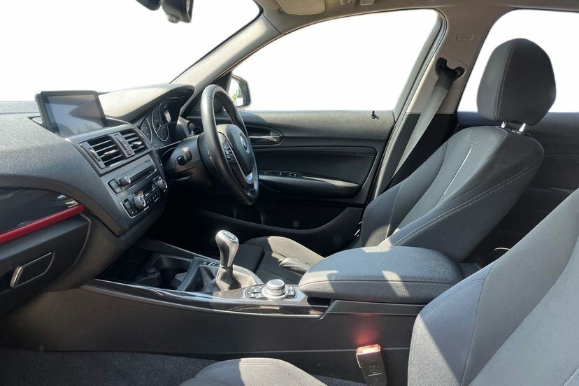 BMW 1 Series 1.6 118I Sport Hatchback 170 Ps Silver #2