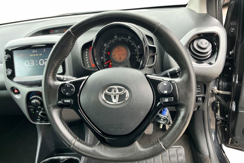 Toyota Aygo 1.0 Vvt-i X-trend Tss White #8