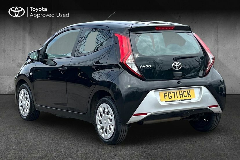 Toyota Aygo 1.0 Vvt-i X-play Hatchback 71 P Black #4