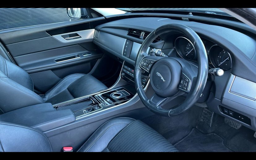 Jaguar XF 2.0D Prestige Saloon 180 Ps Grey #6
