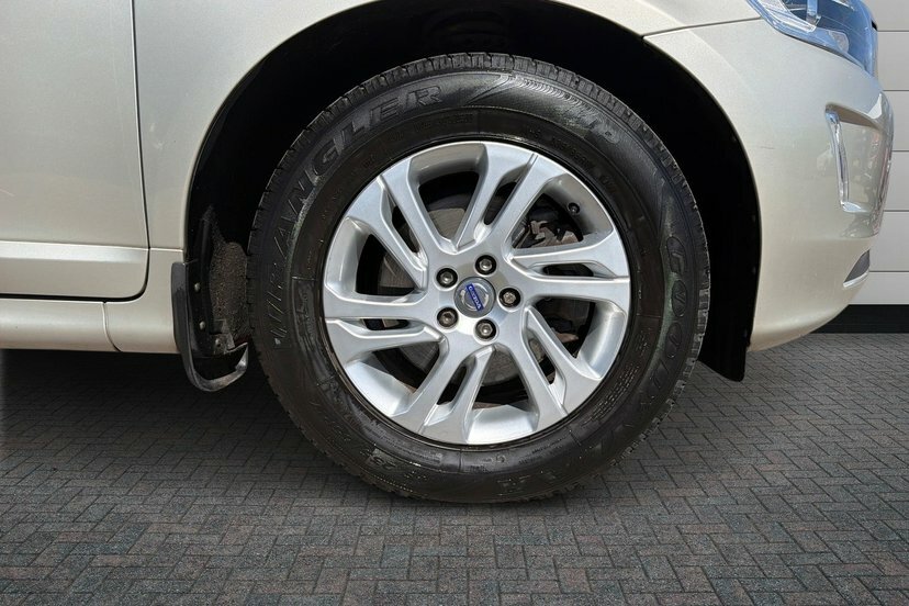 Volvo XC60 2.0 D4 Se Nav Suv 190 Ps Gold #5
