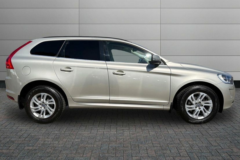 Volvo XC60 2.0 D4 Se Nav Suv 190 Ps Gold #4