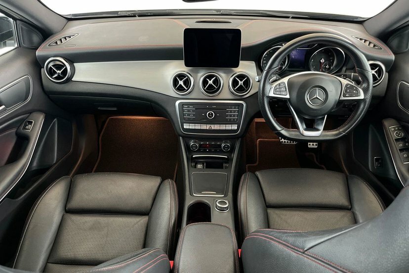 Mercedes-Benz GLA Class 2.1 Gla220d Amg Line Premium 7G-dct 4Matic Silver #6