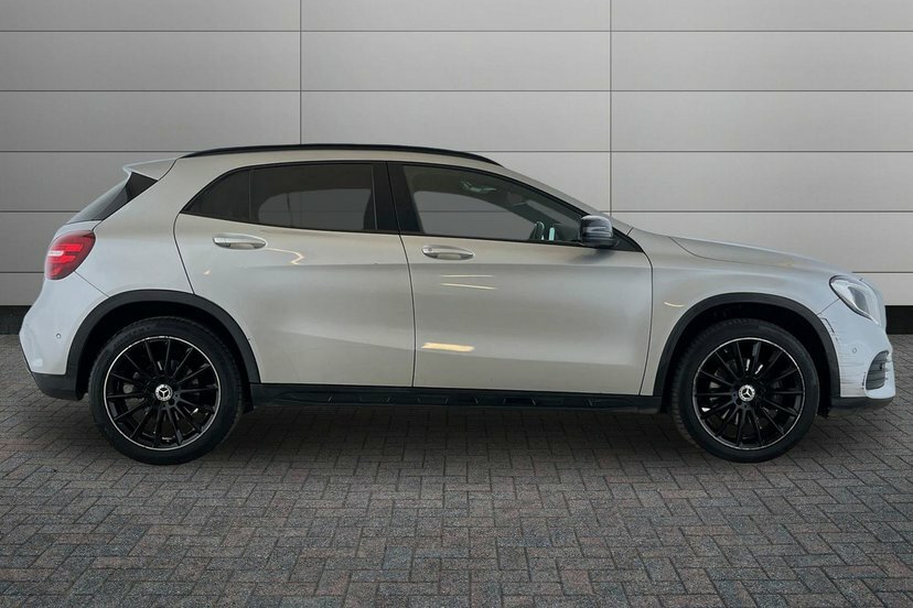 Mercedes-Benz GLA Class 2.1 Gla220d Amg Line Premium 7G-dct 4Matic Silver #4