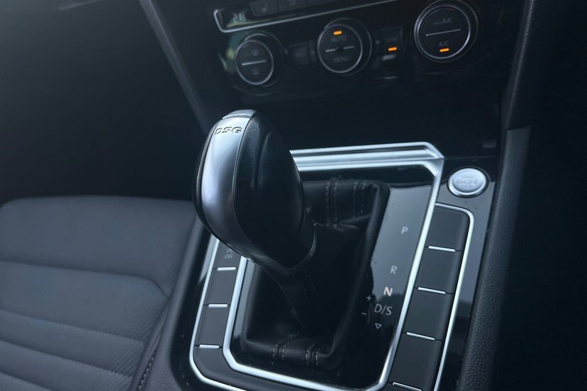 Volkswagen Passat R-line Tsi Evo Dsg 1.5 Estate Semi Silver #32