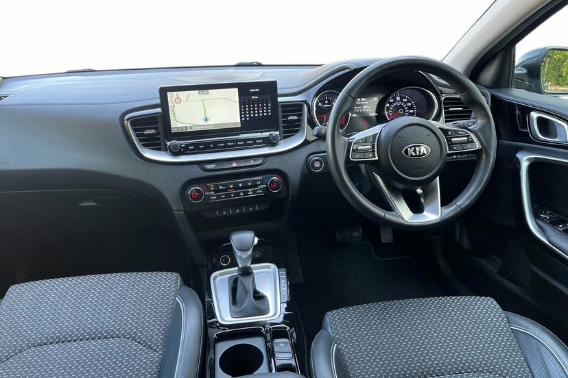 Kia Xceed 1.5 T-gdi 3 Suv Dct 158 Bhp Silver #6