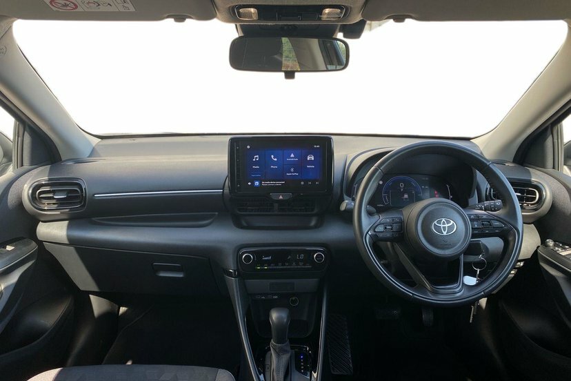Toyota Yaris 1.5 Vvt-h Design Hatchback Hybrid E-cvt Grey #5