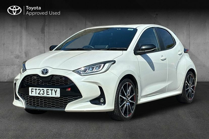 Toyota Yaris 1.5 Vvt-h Gr Sport Hatchback Hybrid E-c White #3