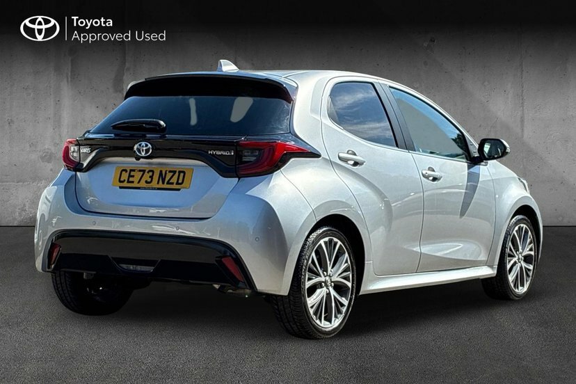 Toyota Yaris 1.5 Vvt-h Excel Hatchback Hybrid E-cvt Silver #2