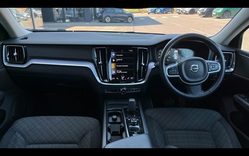 Volvo V60 2.0 B4 Mhev Momentum Estate Hybrid Blue #4