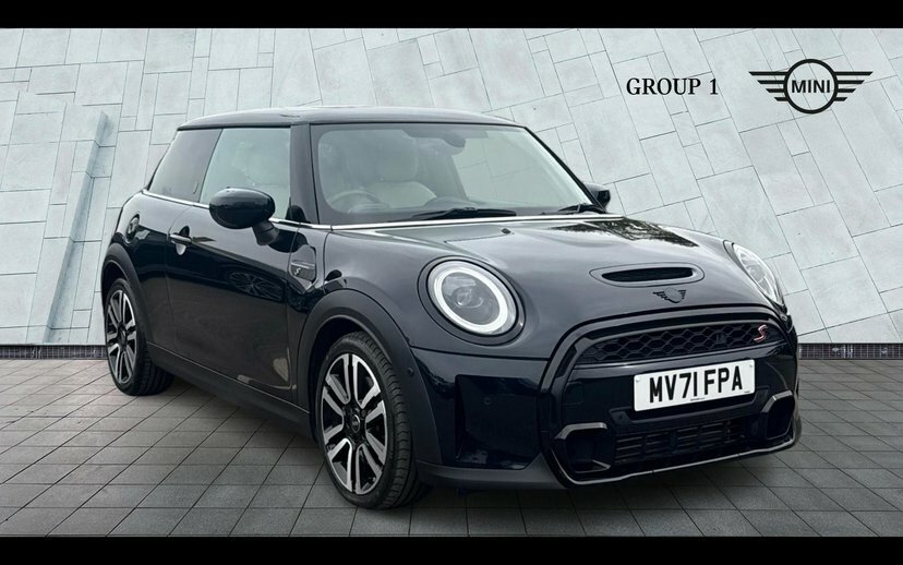 Mini Hatch 3-Door Hatch Cooper S Exclusive MV71FPA Black