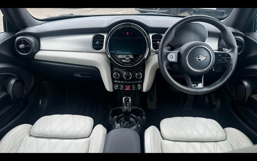 Mini Hatch 3-Door Hatch Cooper S Exclusive MV71FPA Black #4