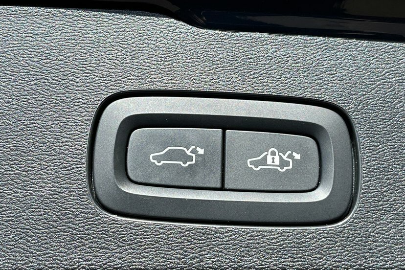 Volvo V60 T6 337Bhp Recharge Inscription Awd Plug-in Hybri Blue #13