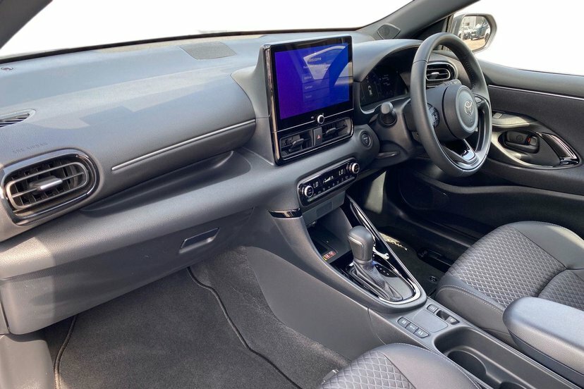 Toyota Yaris Toyota 1.5 Hybrid Design Cvt Hatchback #10