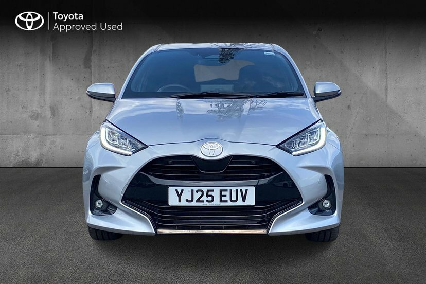 Toyota Yaris Toyota 1.5 Hybrid Design Cvt Hatchback #15