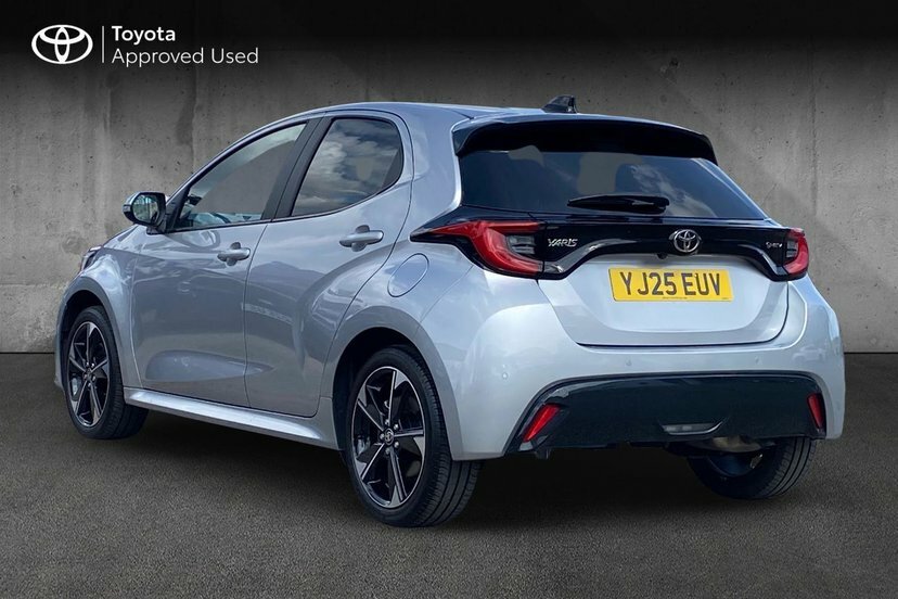 Toyota Yaris 1.5 Vvt-h Excel Hatchback Hybrid E-cvt Silver #4