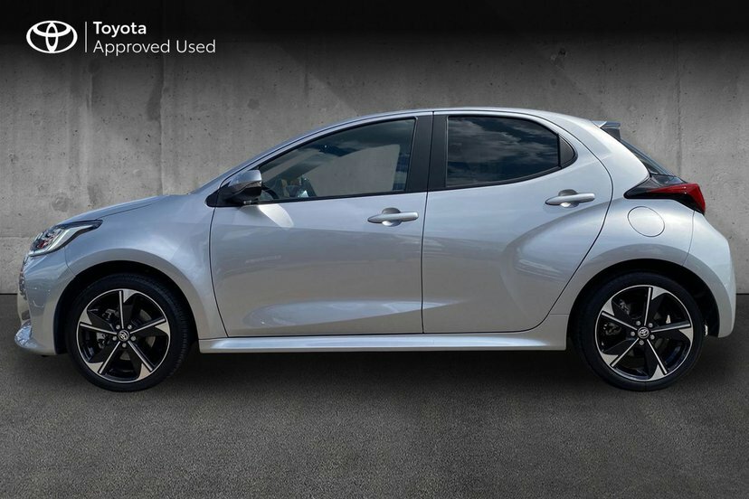 Toyota Yaris Toyota 1.5 Hybrid Design Cvt Hatchback #17