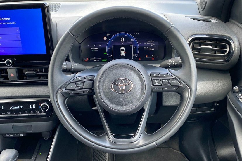 Toyota Yaris Toyota 1.5 Hybrid Design Cvt Hatchback #8