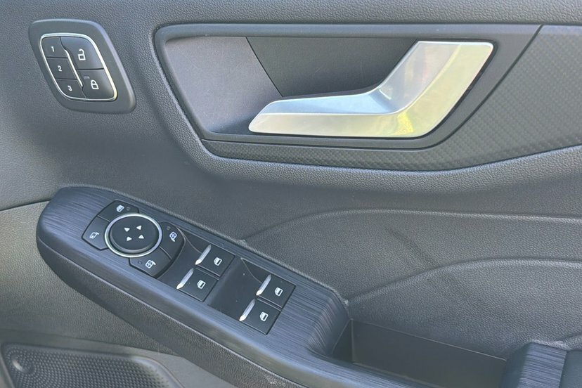 Ford Kuga Vignale 1.5L Ecoboost 150Ps Fwd 6 Speed Man Black #11
