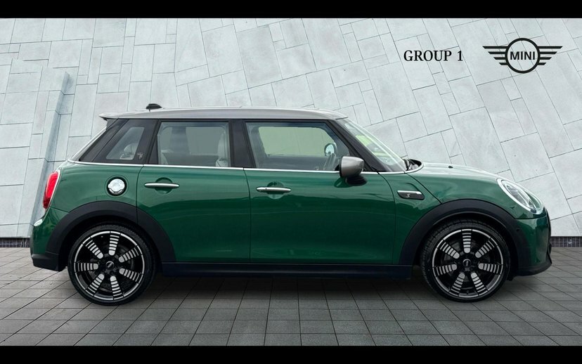 Mini Hatch 5-Door Hatch Cooper S Exclusive CY23LLV Green #3