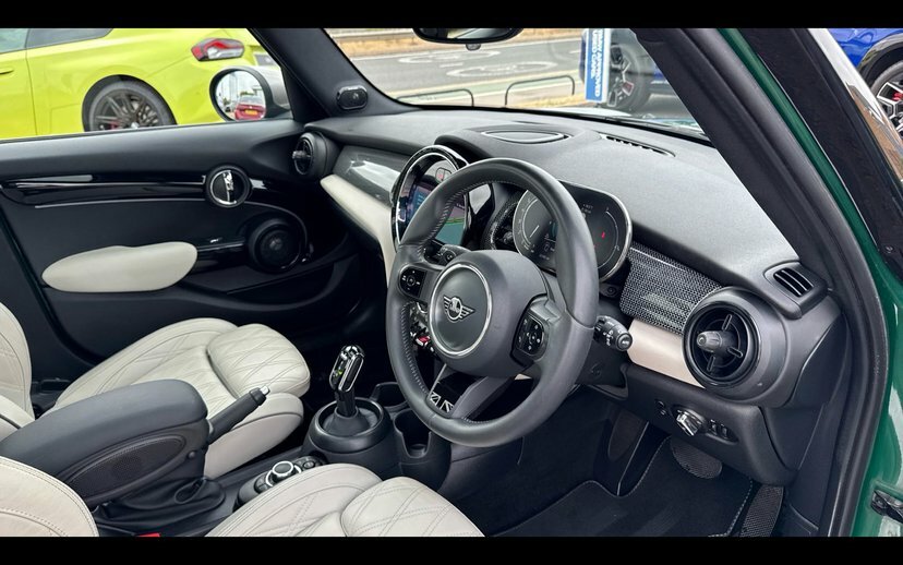 Mini Hatch 5-Door Hatch Cooper S Exclusive CY23LLV Green #6