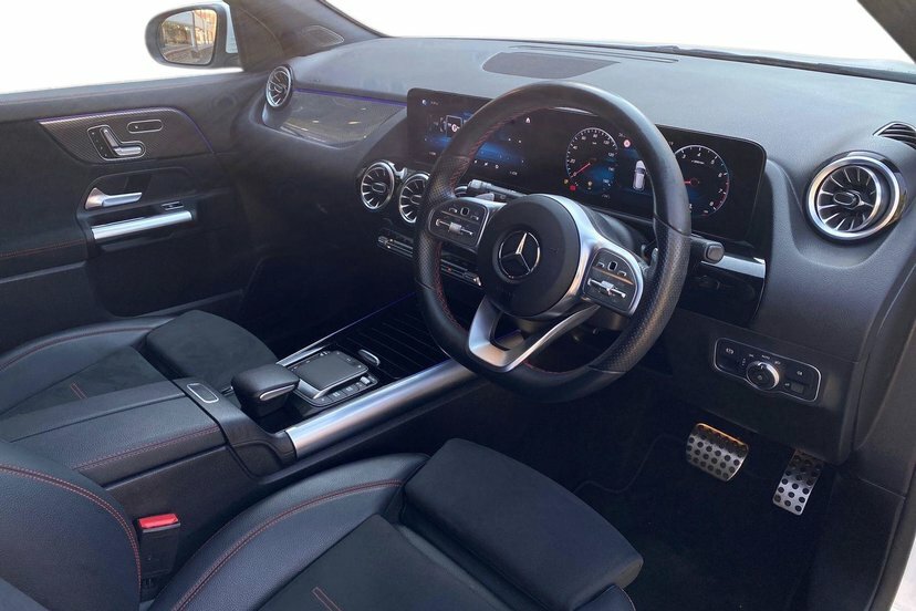 Mercedes-Benz GLA Class 1.3 Gla180 Amg Line Premium Plus Suv White #5