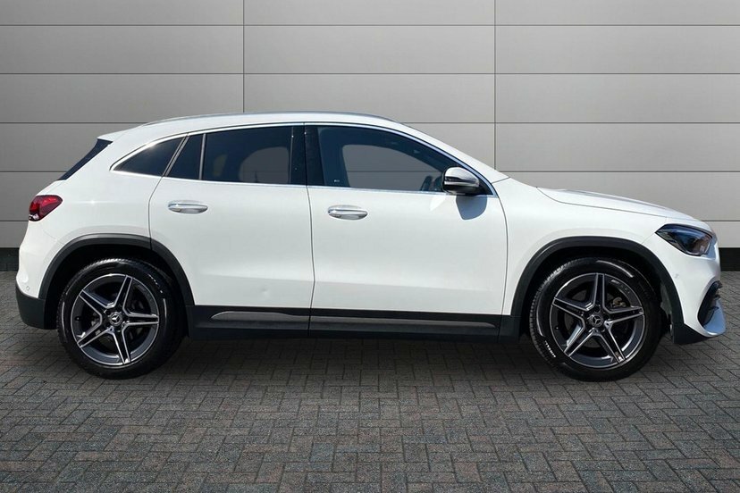 Mercedes-Benz GLA Class 1.3 Gla180 Amg Line Premium Plus Suv White #3